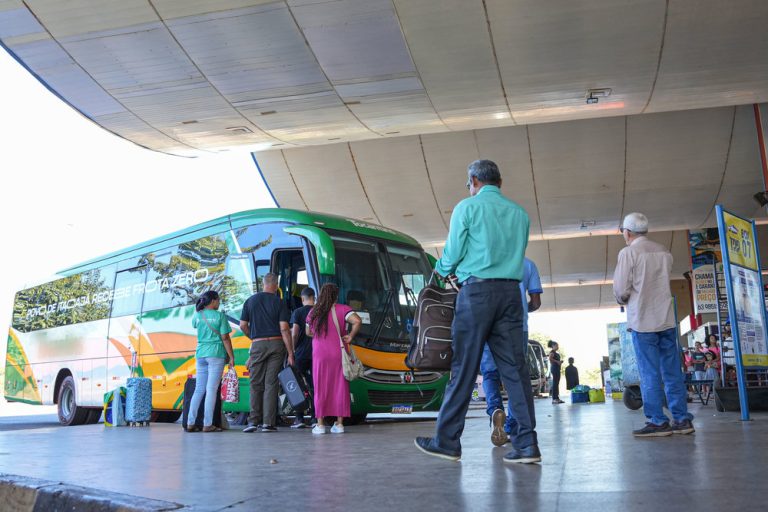 Núcleo de Defesa do Consumidor dá dicas para quem vai viajar de transporte rodoviário nas férias